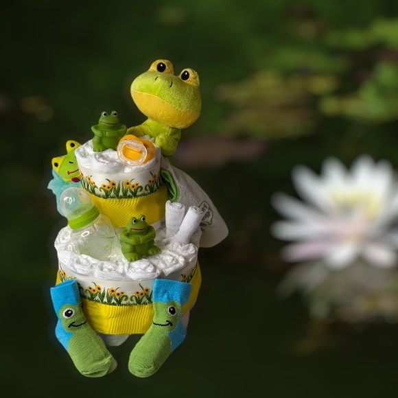 Frog Diaper Cake, Neutral Diaper Cake - Picture 5 of 6